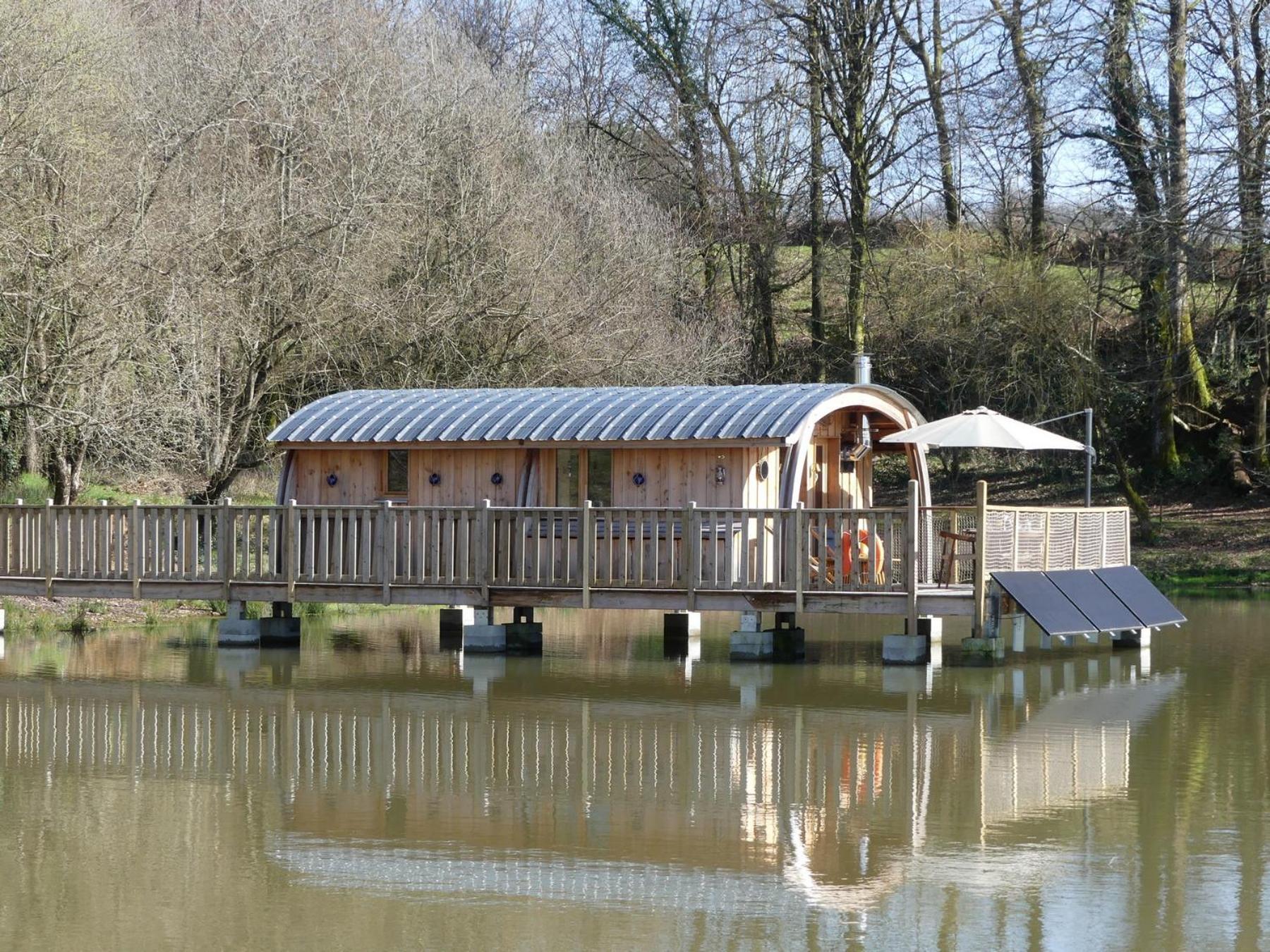Domaine De La Clauzade Bed & Breakfast Saint-Germain-les-Vergnes Exterior photo