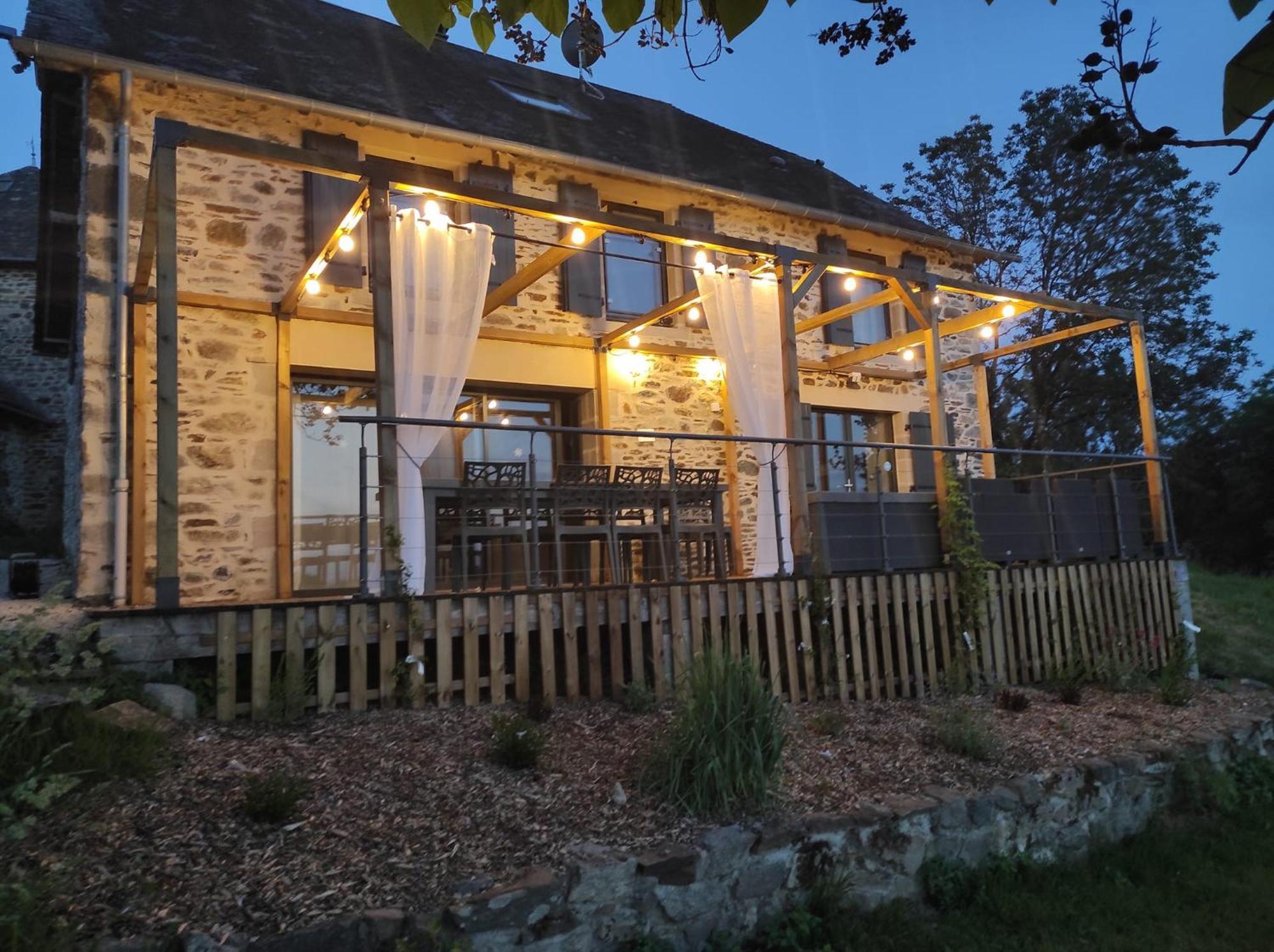 Domaine De La Clauzade Bed & Breakfast Saint-Germain-les-Vergnes Exterior photo