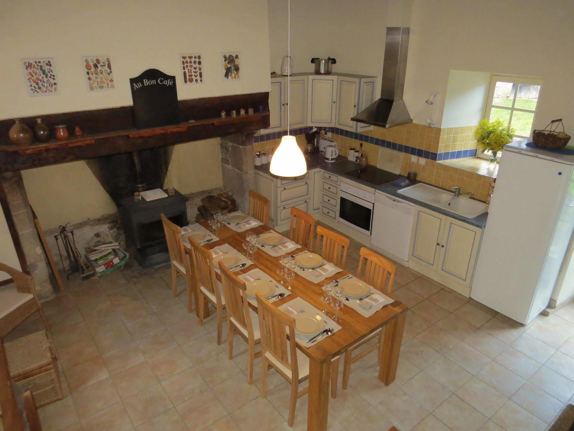Domaine De La Clauzade Bed & Breakfast Saint-Germain-les-Vergnes Exterior photo